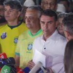 PF cancela passaportes de Flávio Bolsonaro após senador descumprir ordem de Moraes