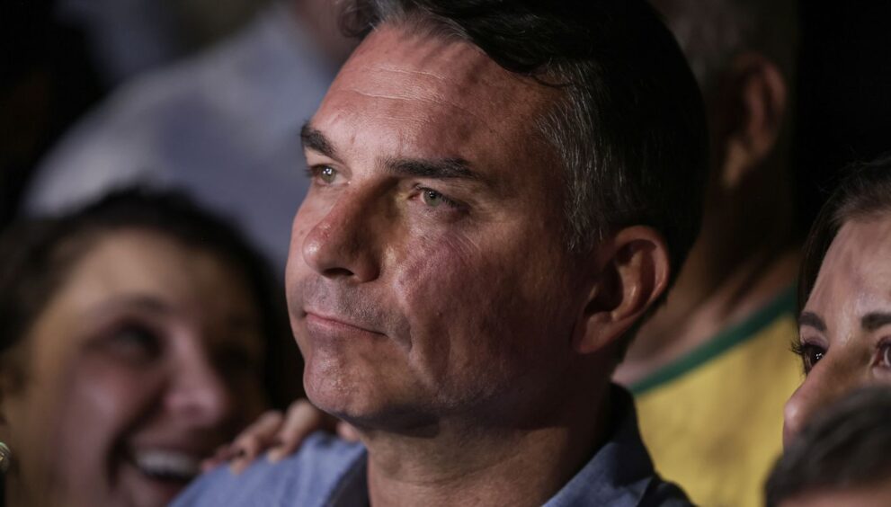 pf-cancela-passaportes-de-flavio-bolsonaro-apos-descumprir-decisao