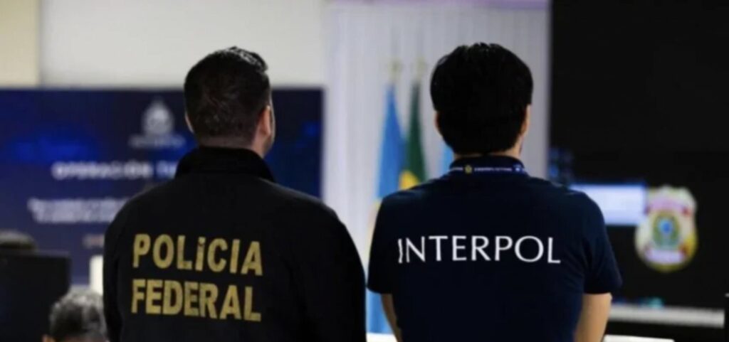 deputados-do-pt-pedem-prisao-preventiva-de-flavio-bolsonaro-e-alerta-vermelho-da-interpol