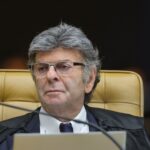Deputados do PT pedem prisão preventiva de Flávio Bolsonaro e alerta vermelho da Interpol