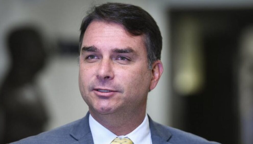 flavio-bolsonaro-chega-aos-eua-apos-deixar-o-brasil,-diz-aliado