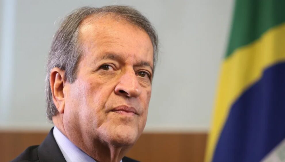 pl-convoca-reuniao-de-emergencia-apos-flavio-bolsonaro-fugir-do-pais