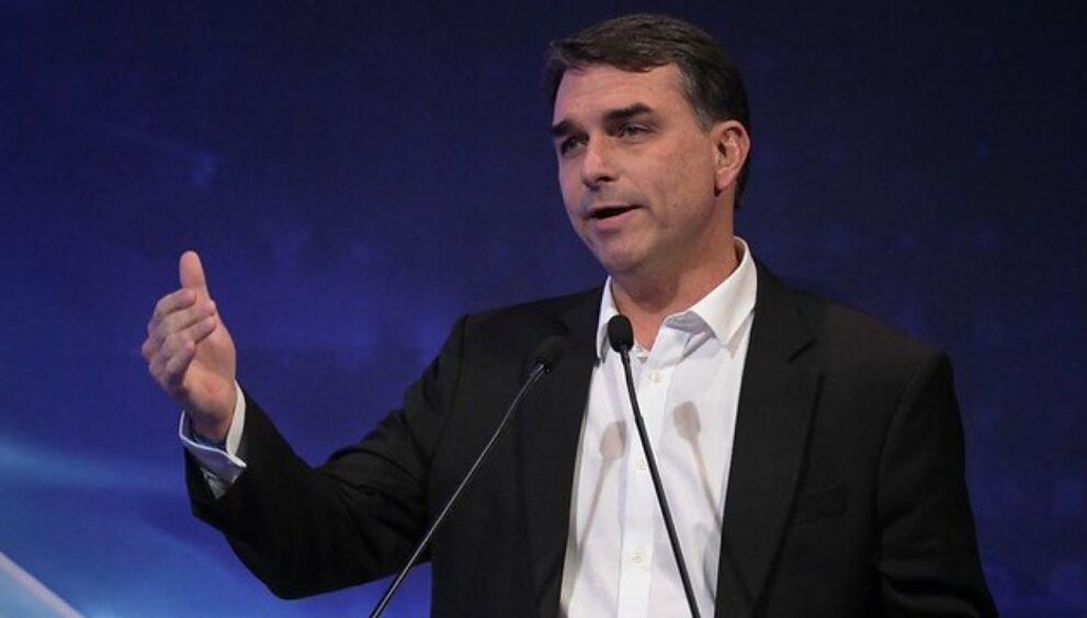 pf-apontou-risco-de-fuga-de-flavio-bolsonaro-antes-de-senador-viajar-para-os-eua