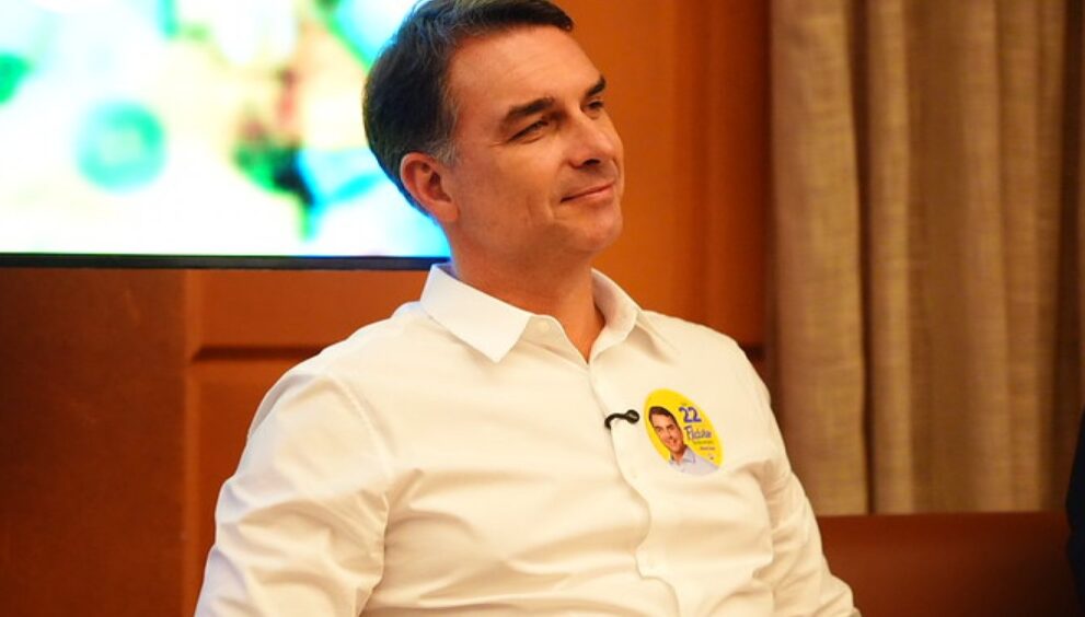 flavio-bolsonaro-deixa-equador-e-segue-para-os-eua-apos-aliados-dizerem-que-senador-ja-estava-no-pais