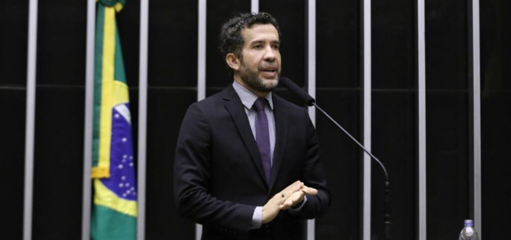 estrategia-do-exercito-do-lula-inspira-grupos-de-esquerda-em-outros-paises;-entenda