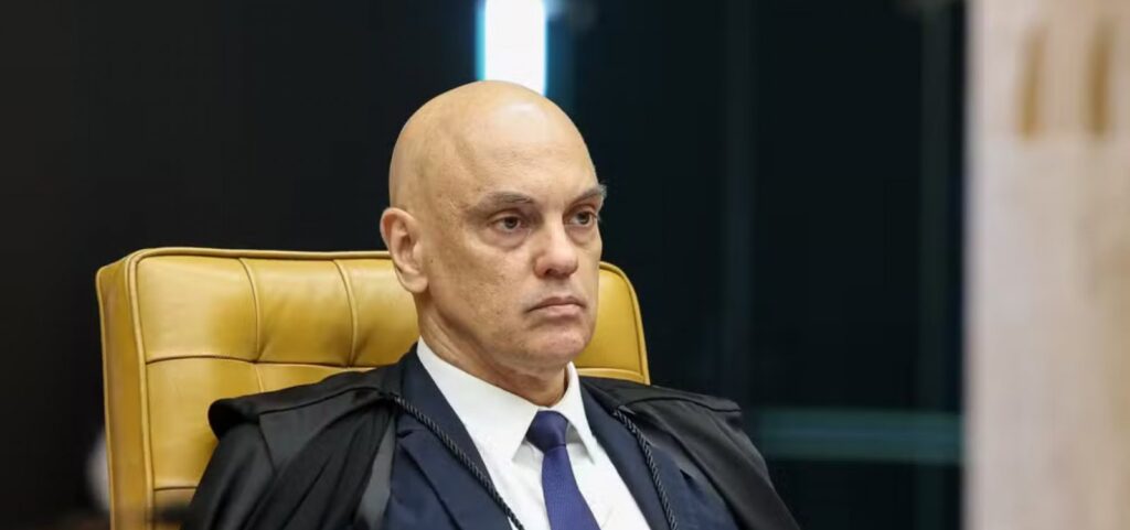 moraes-diz-que-proibicao-de-flavio-bolsonaro-deixar-o-brasil-era-consequencia-de-ordem-sobre-passaportes