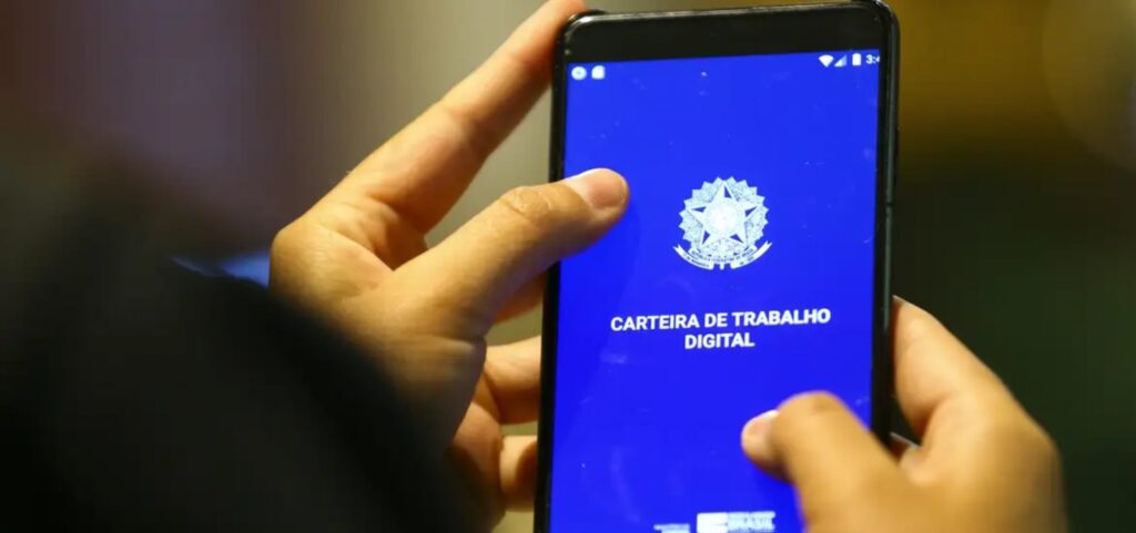desemprego-cai-para-5,2%-no-brasil-e-atinge-menor-nivel-para-terceiro-trimestre-desde-2012